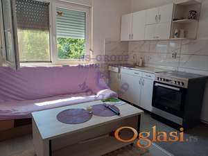 Odličan jednoiposoban stan u centru Veternika !